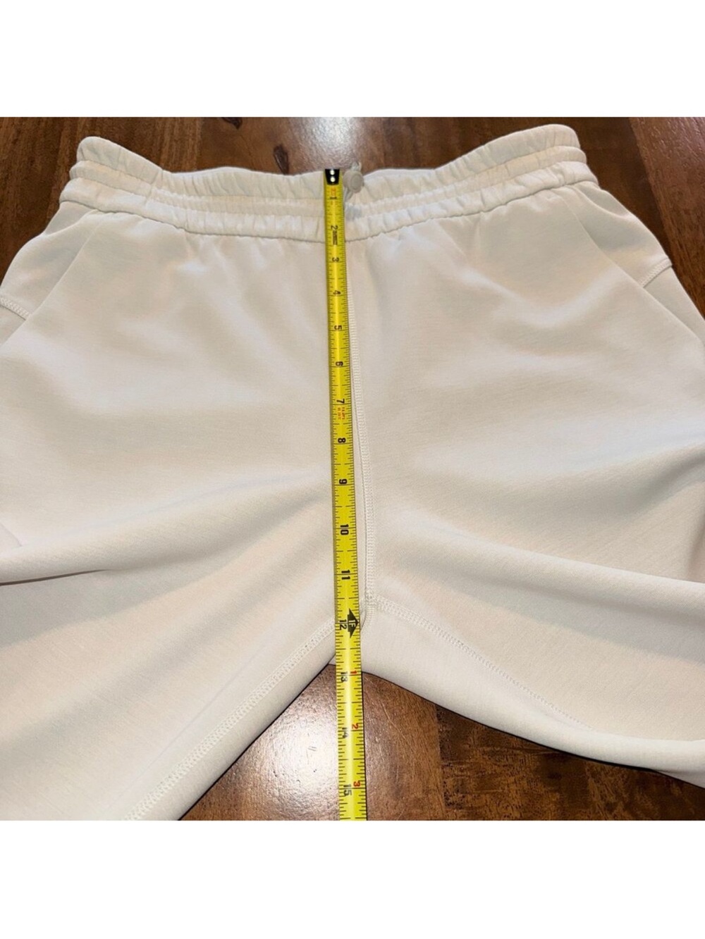 Lululemon Softstreme High-Rise Pant in BONE, Size 6 (short) - Picture 6 of 8